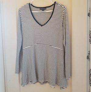 A Pea in the Pod Maternity Top